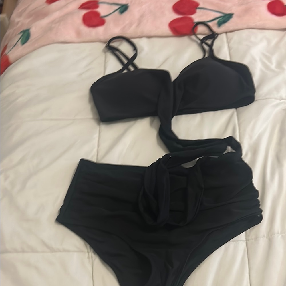 Elegant Black Women's Swimwear Set